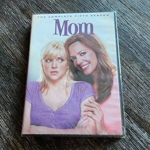 Mom Complete Fifth Season 5 DVD 2017 Anna Faris Allison Janney Sealed NEW